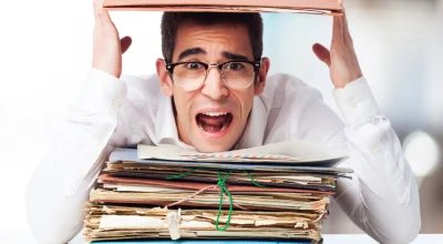 Illustration de l'article : Le piège du portfolio surchargé : ce que regardent vraiment les recruteurs en dix secondes